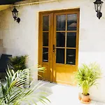 Хостел Byzantine House *