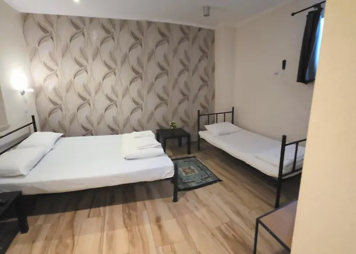 Byzantine House Hostel *