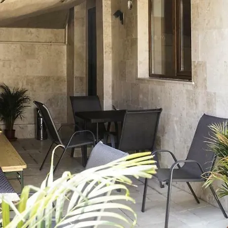 Byzanthin Hostel *